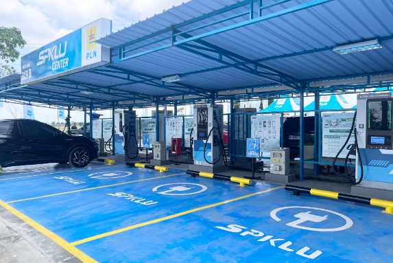 Makin Mudahkan Pengguna EV, PLN Operasikan Lagi 4 Lokasi SPKLU Center Pada Momen HUT RI