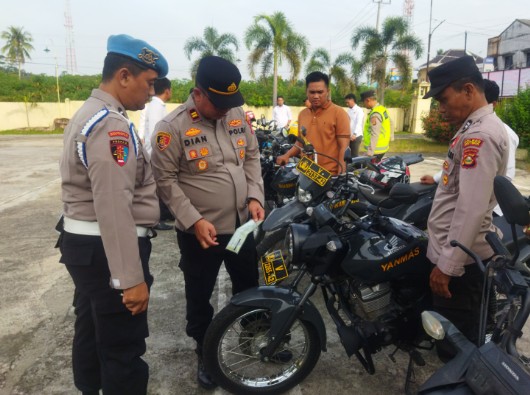 Pastikan Kelengkapan, Periksa Kendaraan Dinas Operasional