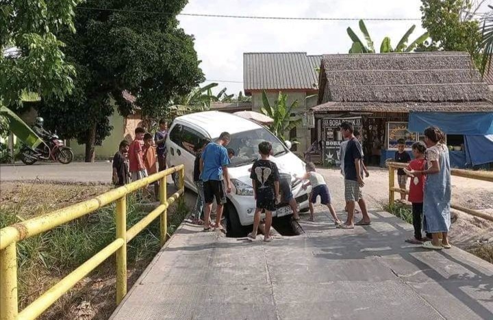 Jembatan Penghubung di Desa Sungai Lebung Nyaris Ambruk