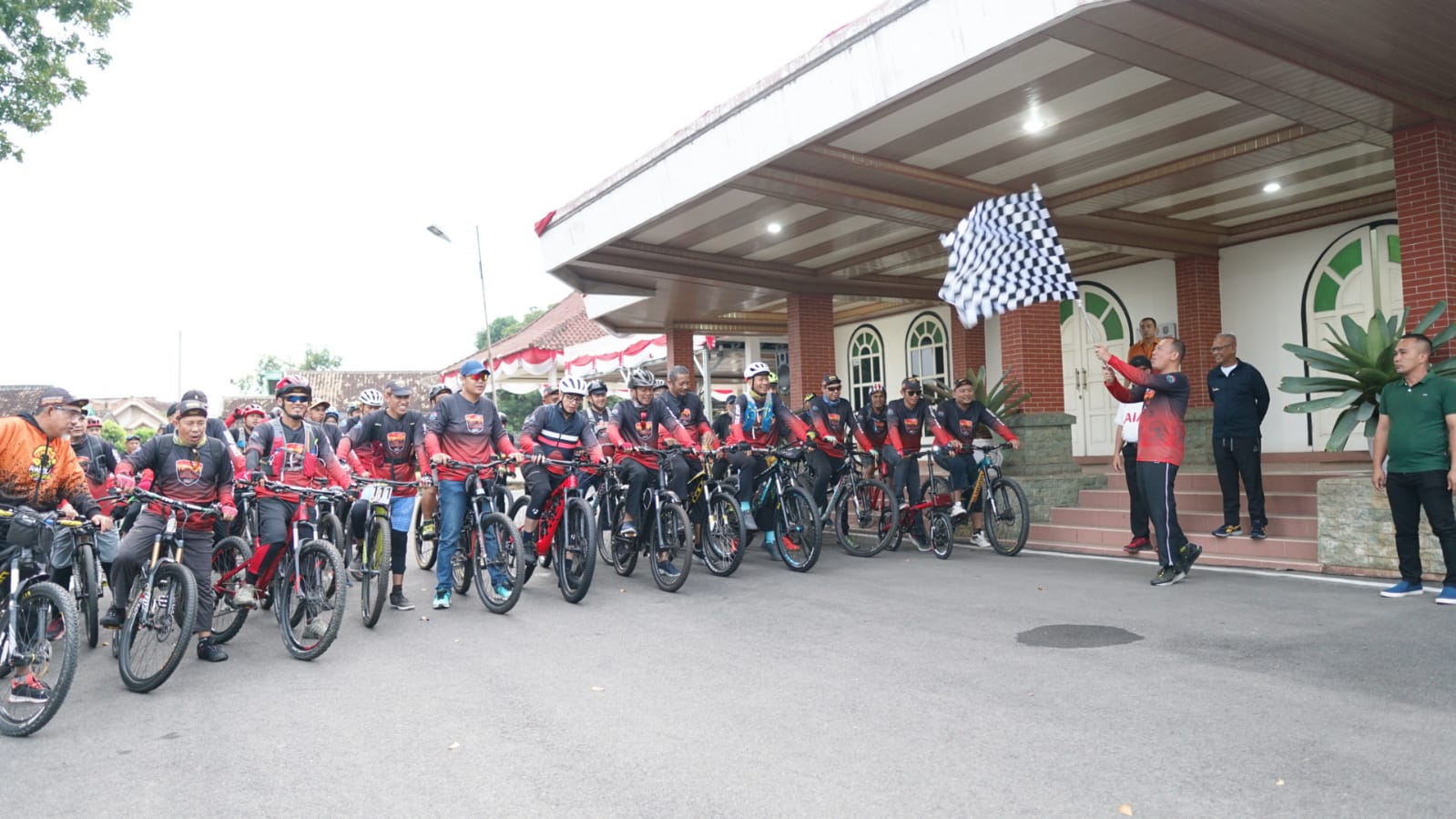 Ekspedisi Radja Gowes Tempuh Jarak Sejauh Ini