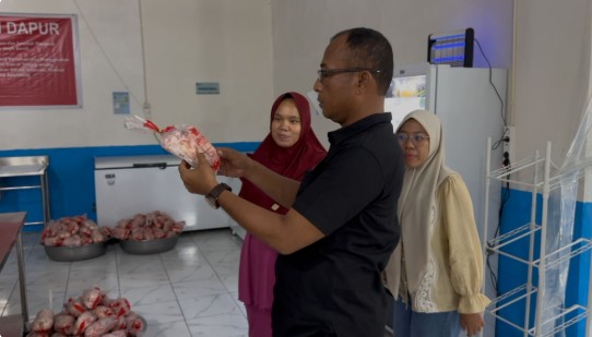 Sidak Dapur MBG Pelangki Pastikan Makanan Aman Dikonsumsi
