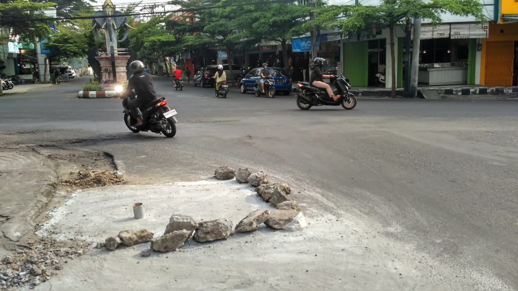 Lubang Perempatan Ogan I Ditutup