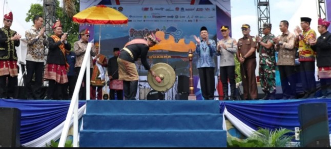 Ribuan Warga Padati Festival Danau Ranau 2025, Pariwisata OKU Selatan Makin Bergeliat