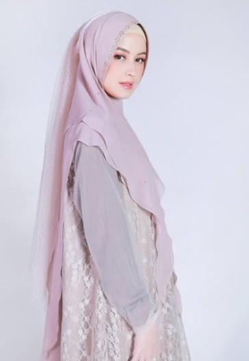Kimberly Ryder Batal Haji Karena Visa Haji Furoda Belum Terbit