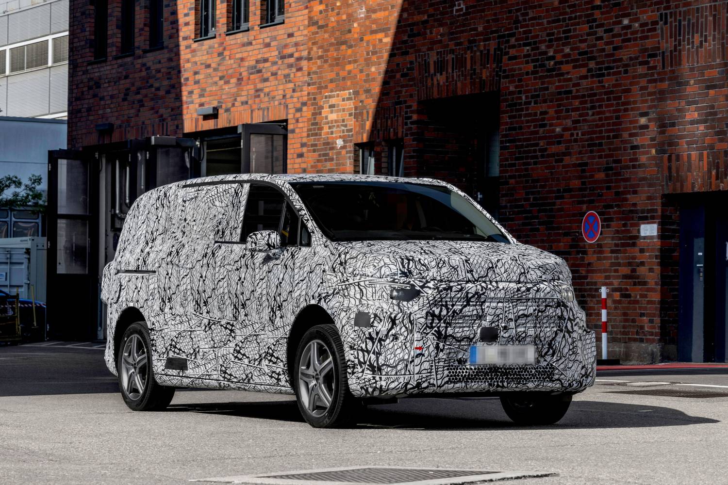 Mercedes-Benz Menuju Elektrifikasi Mobil Van