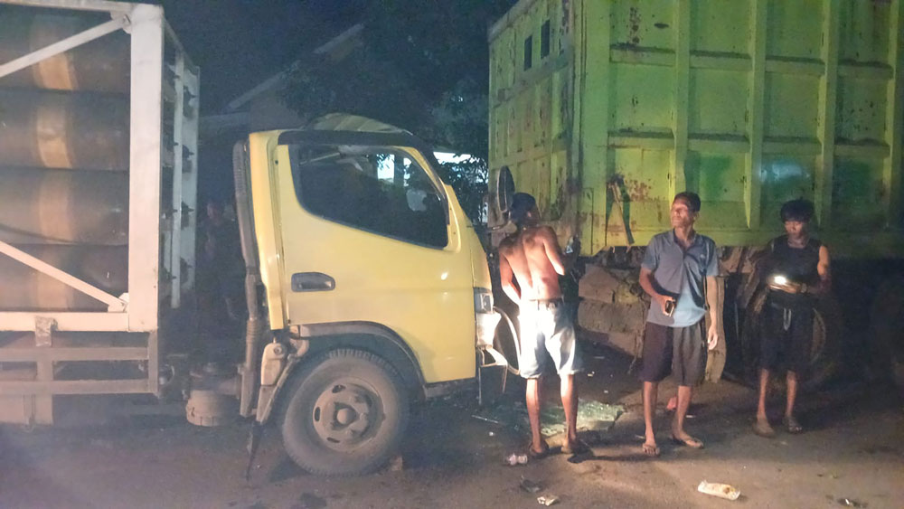 Penumpang Truk Tewas Terjepit di Kabin
