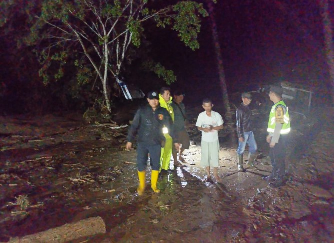 Istirahat di Pondok, Warga Baturaja Hanyut Terbawa Arus Sungai