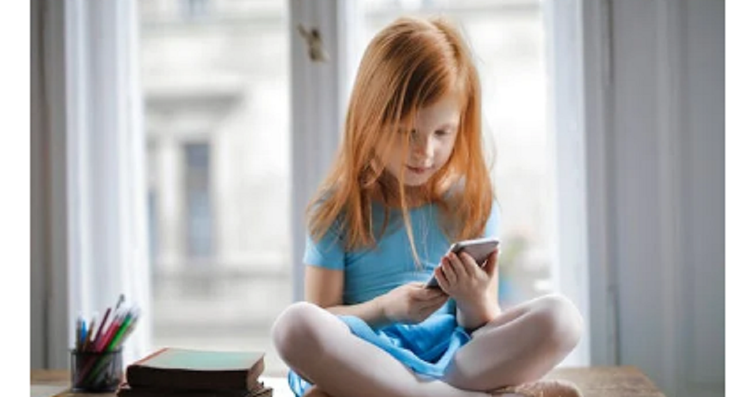 6 Cara Agar Anak Tidak Kecanduan Main Ponsel, Lengkap Penjelasan  Untung Ruginya