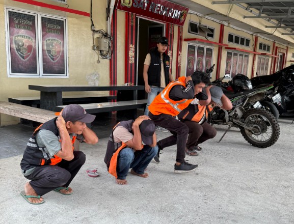 Polres OKU Selatan Berikan Pembinaan dan Sanksi Fisik kepada Juru Parkir