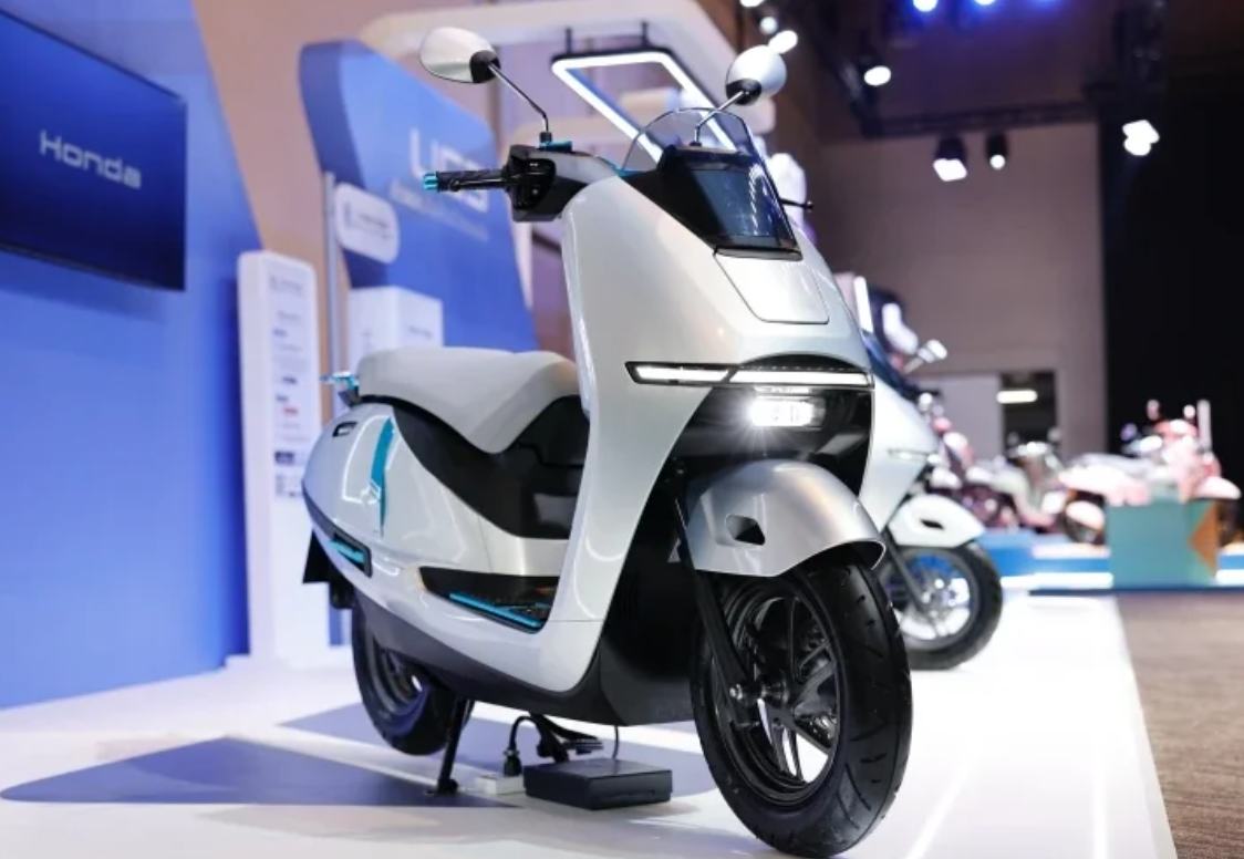 Bukan PCX Listrik! Ini Honda UC3, Motor Listrik Baru Honda dengan Performa 110 cc