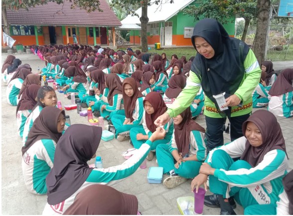 Ajak Siswa Sarapan Bergizi Bersama