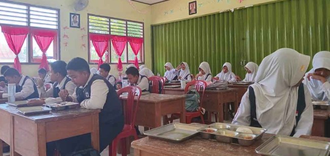 Makan Bergizi Gratis di OKU Timur Baru Capai 36 Persen dari Total Sasaran