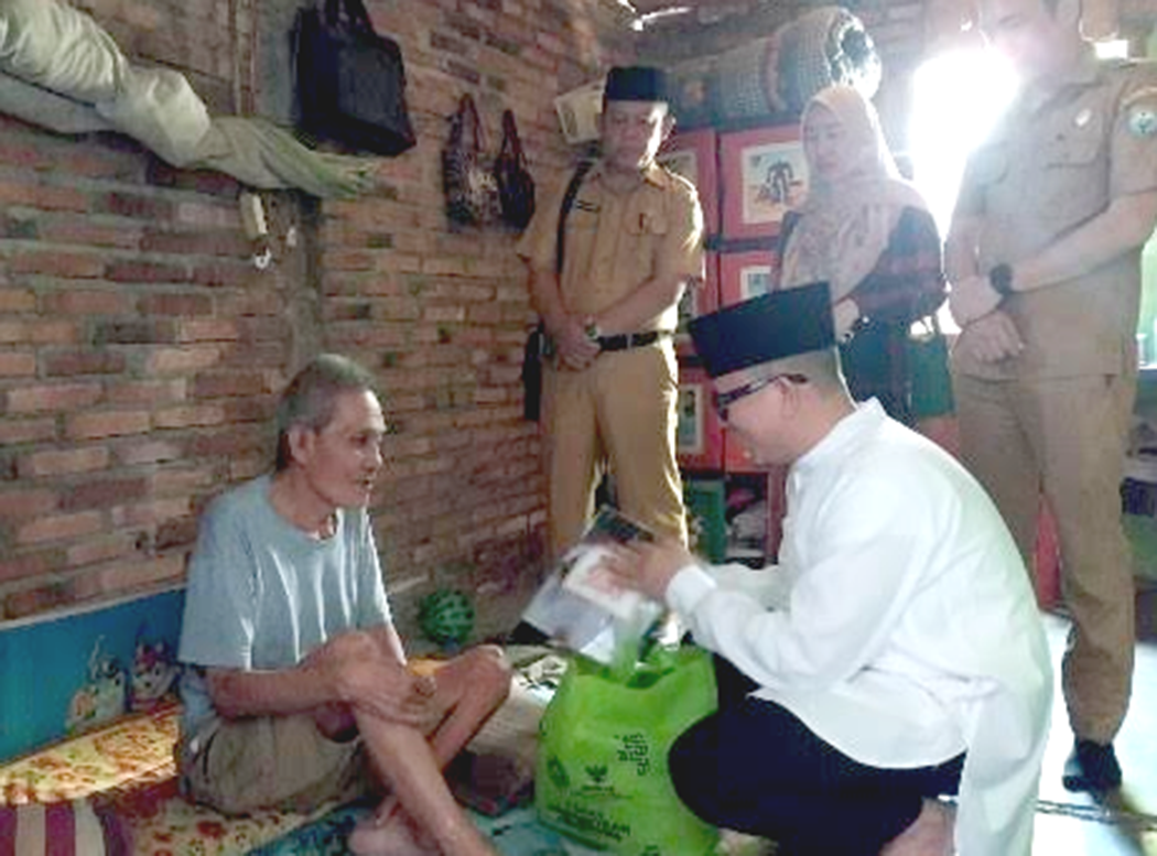 Sentuhan Empati, Bupati OKU Hadir Langsung Ringankan Derita Warga Sakit