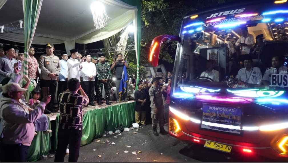 Sebanyak 370 CJH OKU Timur Dilepas di Balai Rakyat