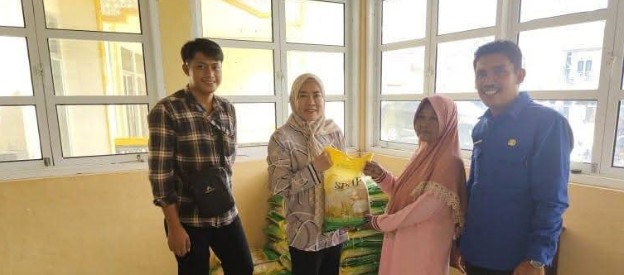 Gelar Gerakan Pangan Murah, Ribuan Warga Serbu Beras Murah
