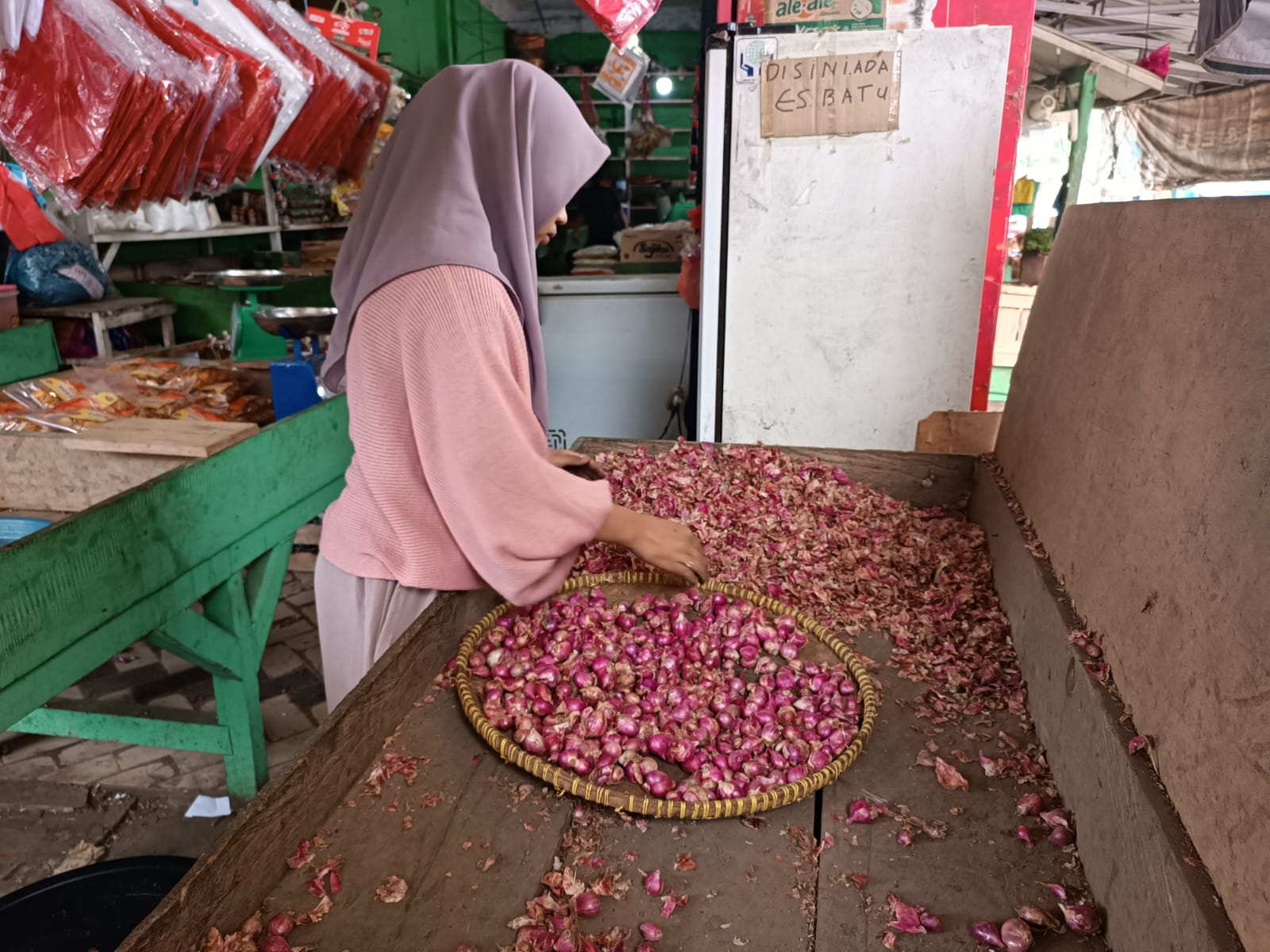 Alhamdulillah ! Harga Bawang di OKU Masih Stabil   