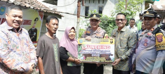 Pedagang Kemplang Kelilig Mendapat Bantuan Bedah Rumah