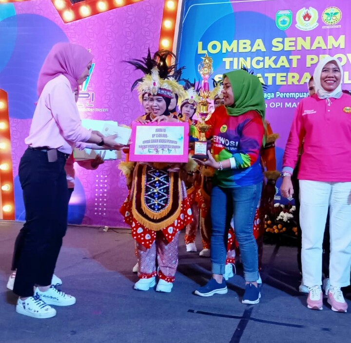 Perwosi  OKU Juarai  Lomba Senam Kreasi Sumsel