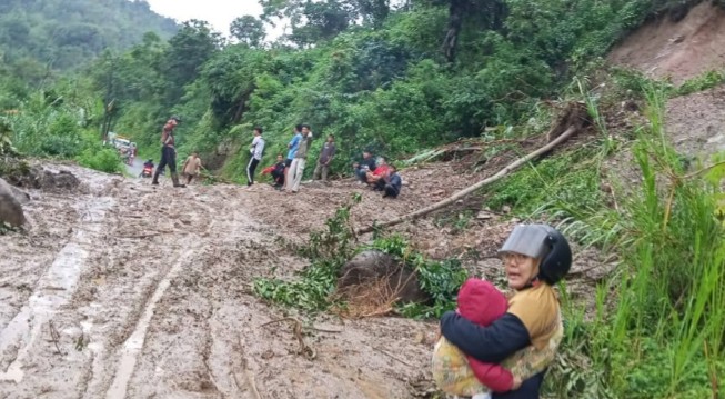 Hujan Deras Picu Longsor di Desa Cukohnau OKU Selatan