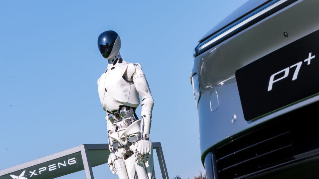 Iron dari XPeng, Robot Humanoid Keren yang Bakal Ngerakit Mobil Masa Depan!