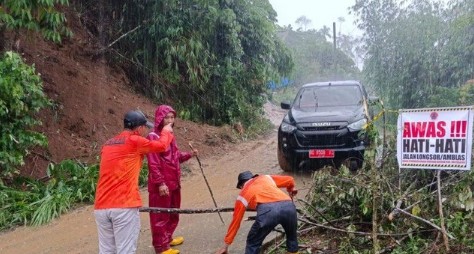 Longsor Teratasi, Ruas Jalan Sungai Are–Ujan Mas OKU Selatan Sudah Bisa Dilalui