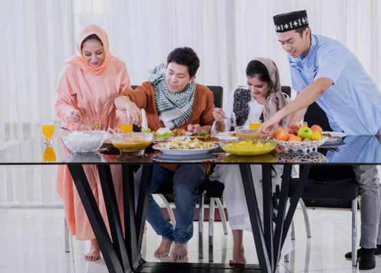 Jangan Sampai Kebablasan! Strategi Sehat Setelah Makan Besar Lebaran