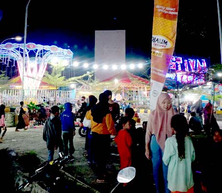 Malam-Malam Warga OKU Selatan Serbu Pasar di Danau Ranau Hoalah Ternyata...