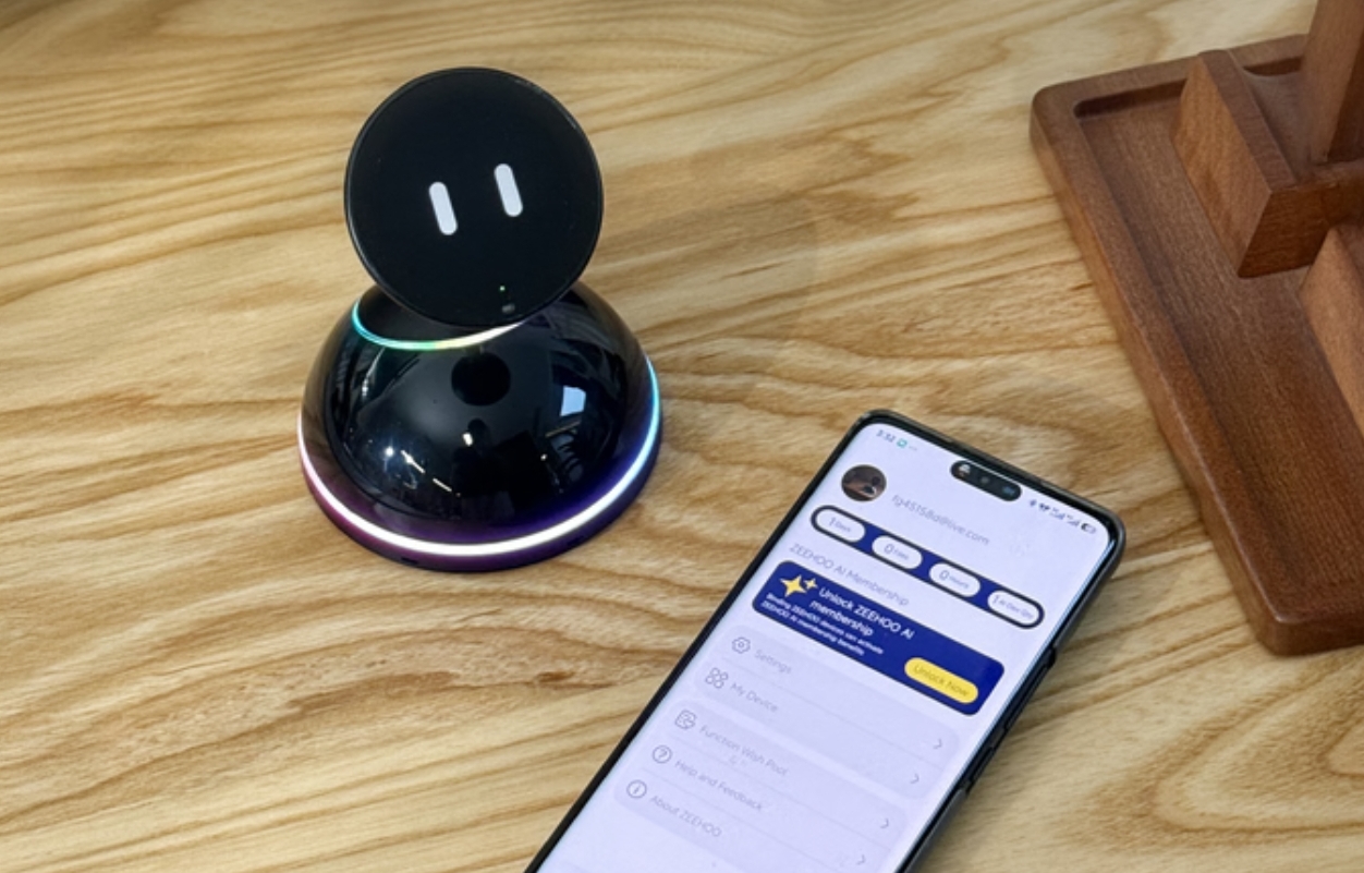 Kenalan dengan AIPAL DOCK, Asisten AI Berlayar yang Sekaligus Charger HP