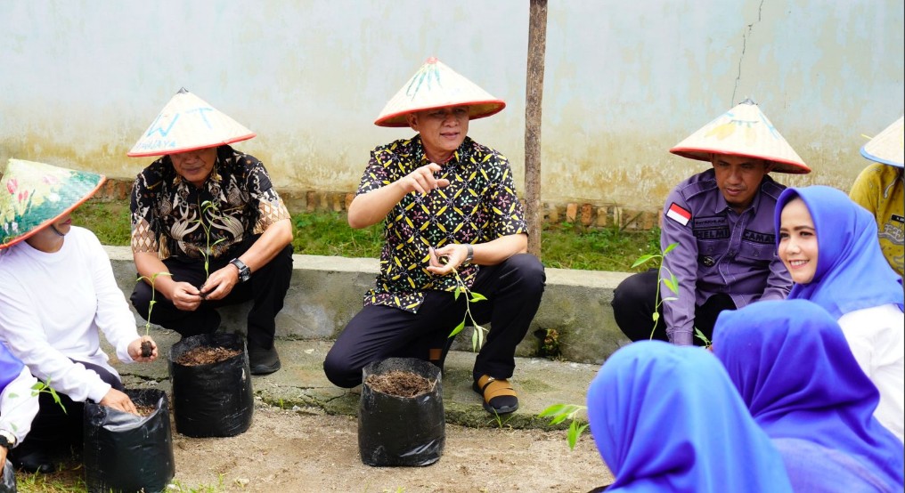 Kendalikan Inflasi, Gelar Gerakan Tanam Cabai Serentak