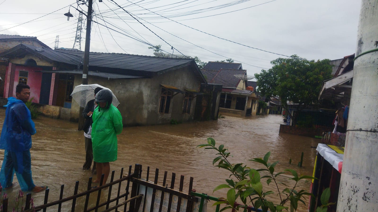 Banjir di OKU Mulai Surut, Warga Diminta Tetap Waspada