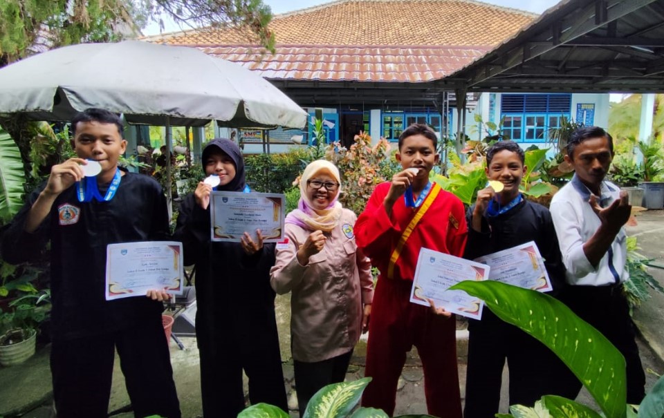 Pesilat SMP Muhammadiyah Harjowinangun Sukses Raih 1 Emas 3 Perak