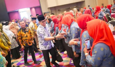 Bupati OKU Tantang Kepala Sekolah Berinovasi, Ingatkan Guru Bahaya Pinjol dan Judol
