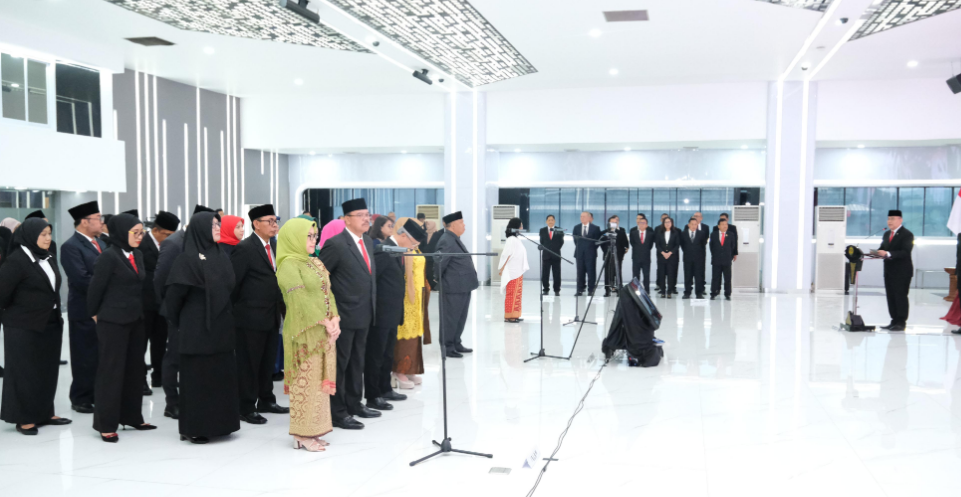 Wamen Ossy Minta Jajaran Bekerja Adaptif terhadap Tantangan Zaman