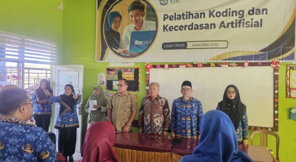 Dukung Transformasi Digital, Latih Guru dan Siswa Koding dan AI