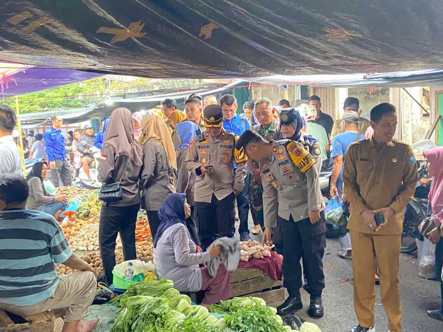 Pastikan Keamanan Pasar Atas Baturaja Kondusif