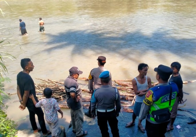 Remaja Diduga Hanyut di Sungai Komering, Pencarian Hari Kedua Terus Dilakukan