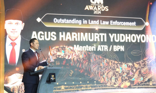 Menteri AHY Raih Penghargaan Outstanding in Land Law Enforcement