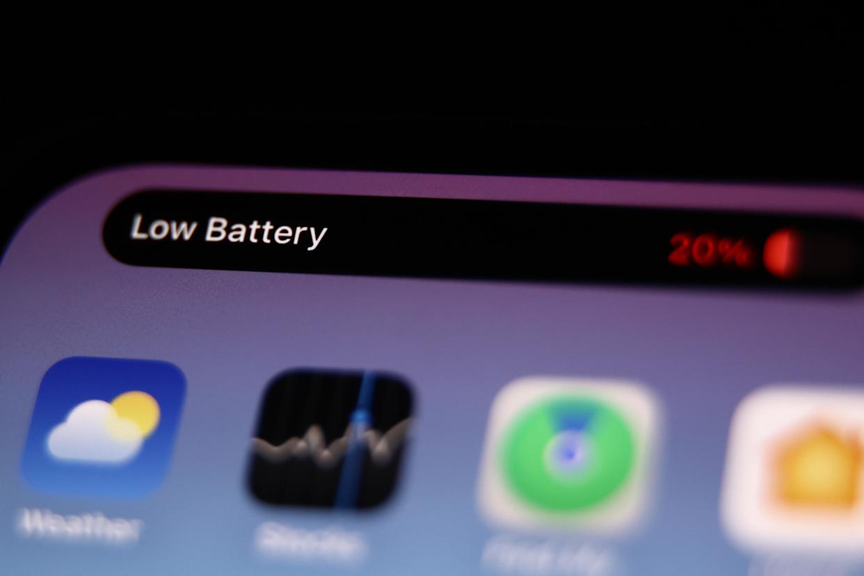 Apple Bikin Baterai iPhone Makin Awet Lewat Fitur AI di iOS 19