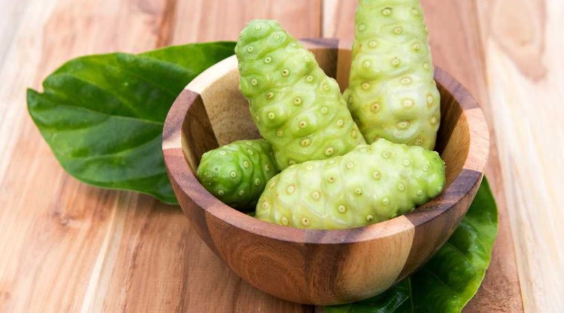 5 Manfaat Mengkudu yang Akan Mengubah Kecantikan Anda