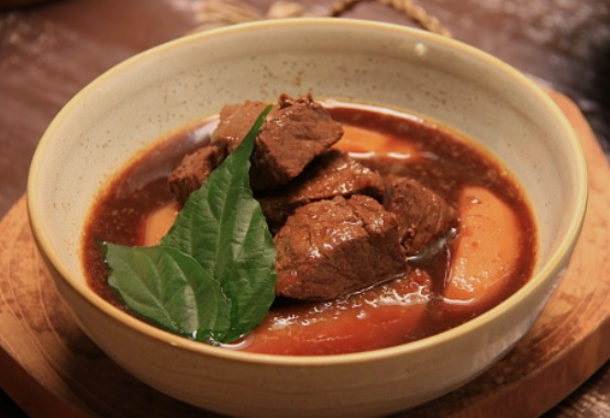 Semur Daging Sapi Manis Gurih, Resep Rumahan Empuk dan Mudah Dibuat