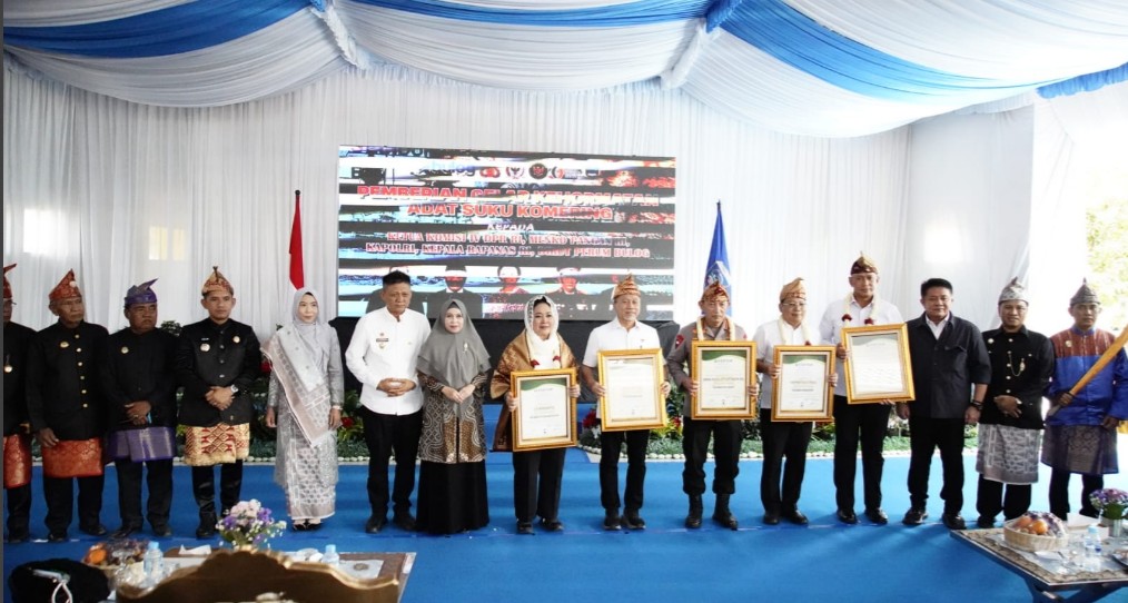 Kapolri hingga Menko Pangan Terima Gelar Adat Komering