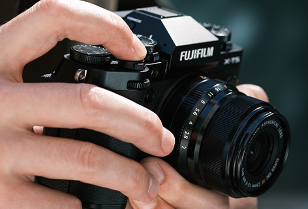 Liat Spesifikasi Fujifilm X-T5 Sebuah Kamera Mirrorless Inovasi Terbaru dari Fujifilm