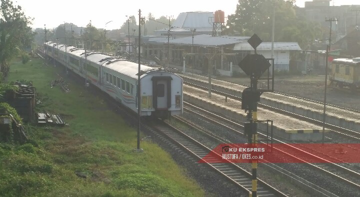 Breaking News ! Lintasan Amblas, Pemberangkatan  Kereta Api Kertapati - Tanjung Karang Dibatalkan 