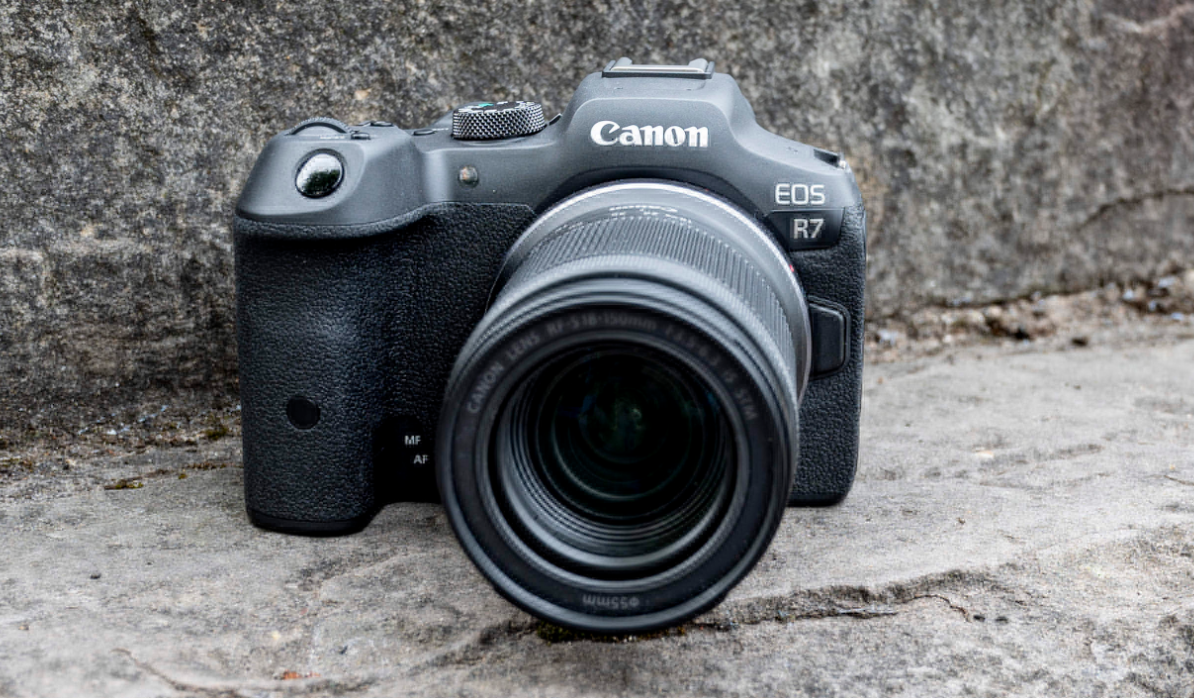 Canon 2026 Bisa Jadi Tahun Terbaik Fotografer Ini Daftar Kamera yang Dirumorkan Rilis