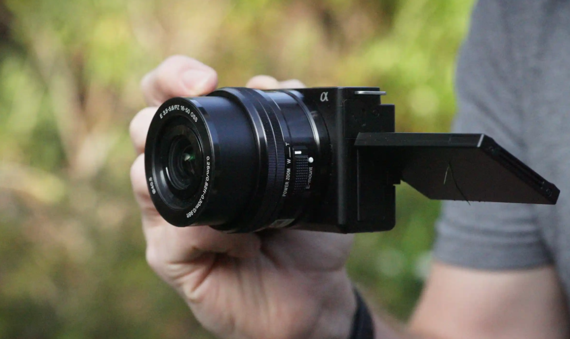 Rekomendasi Kamera Sony Murah di 2026, Kamera Vlog Terbaik di Bawah Rp15 Juta?