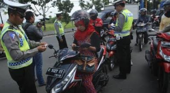 Cegah Kemacetan, Satlantas OKU Selatan Lakukan Giat Simpatik di Jam Sibuk