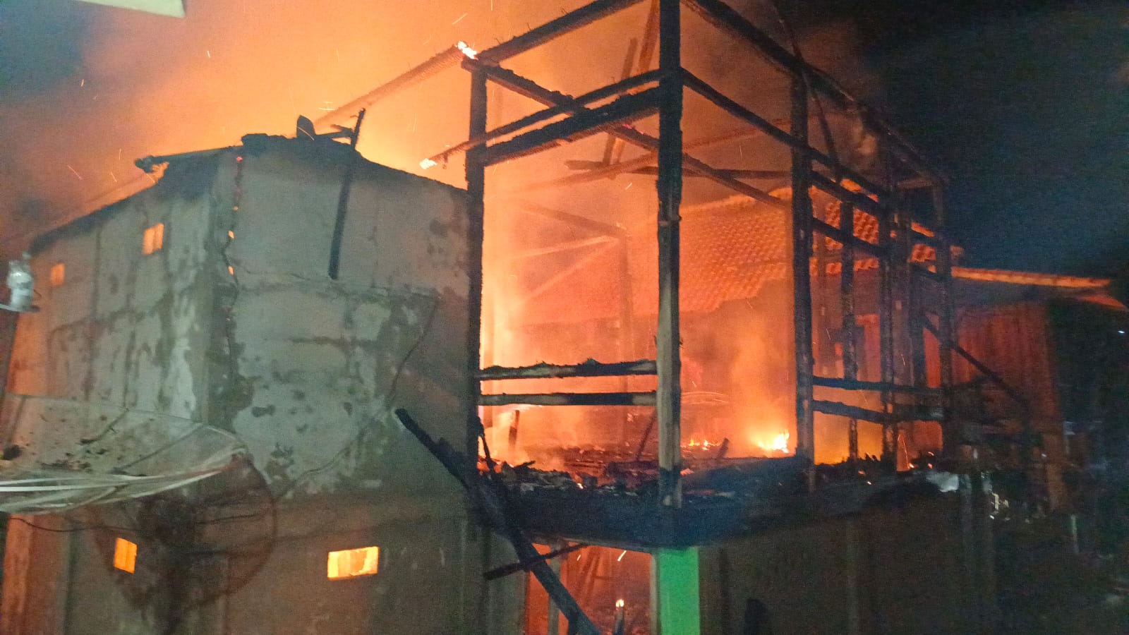 Satu Rumah di OKU Hangus Terbakar, Kerugian Capai Ratusan Juta