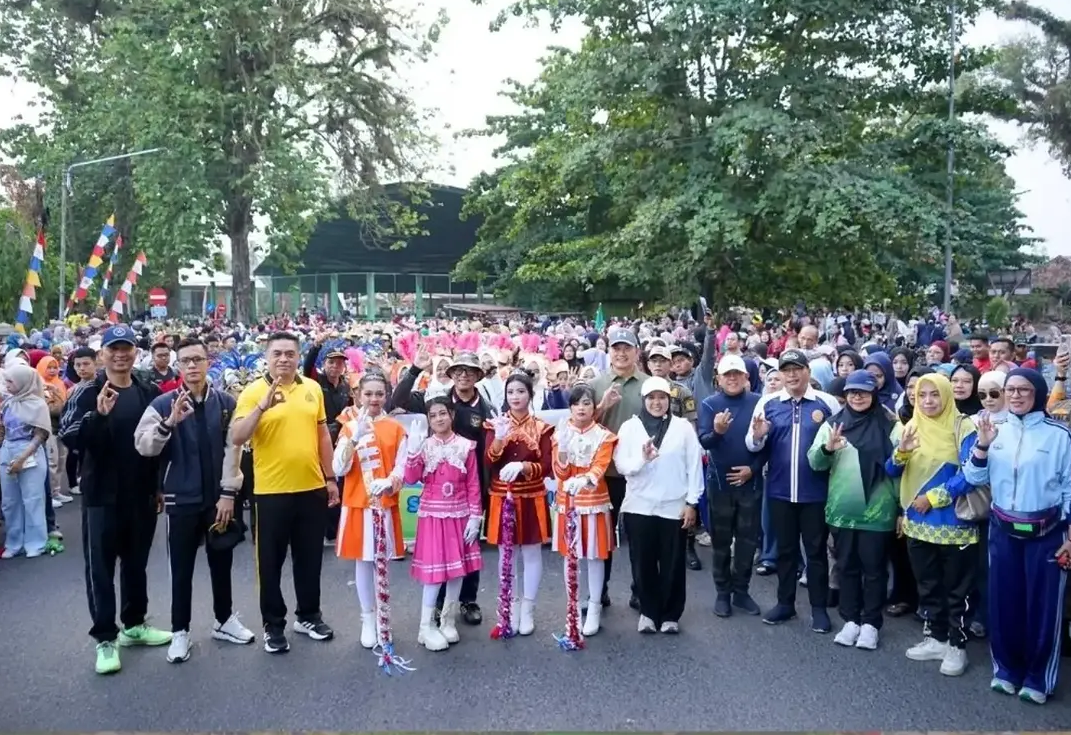 Warga OKU Padati Rute Festival Karnaval 
