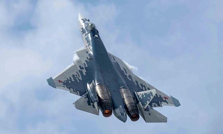 Sukhoi Su-57 Jadi Pusat Perhatian di Dubai Airshow 2025, Rusia Pamer Kartu As Baru