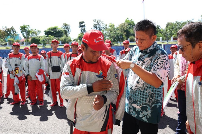 Bupati Lanosin Lepas 18 Atlet Disabilitas OKU Timur ke Peparprov Sumsel 2025